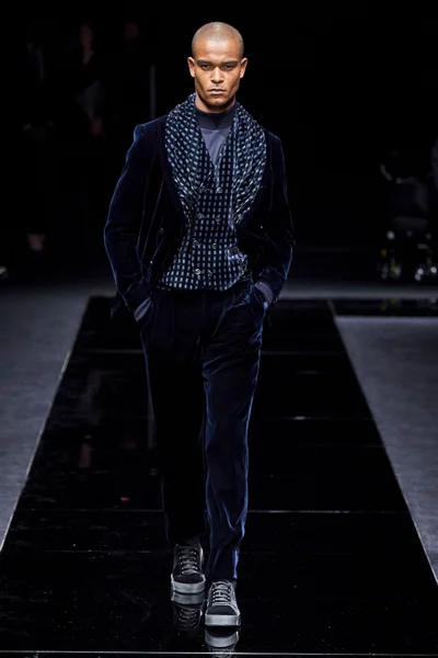 Look 76